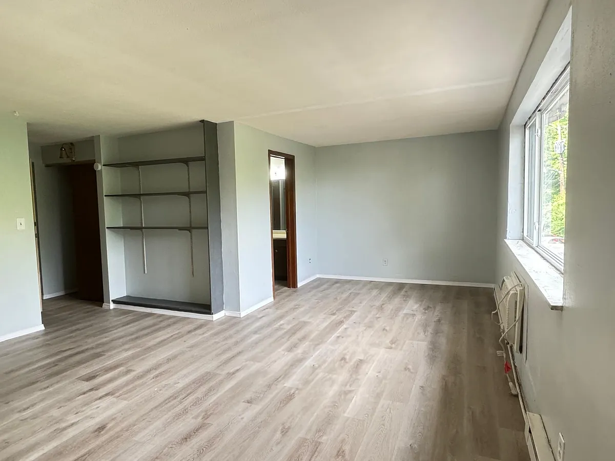 Building Photo - 3401 Woodman Dr #211