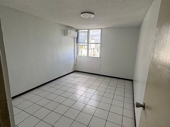 5th image of 75 Condado
