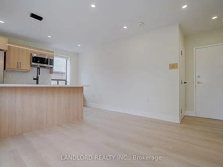 240 Durie St #201 — Photo 22