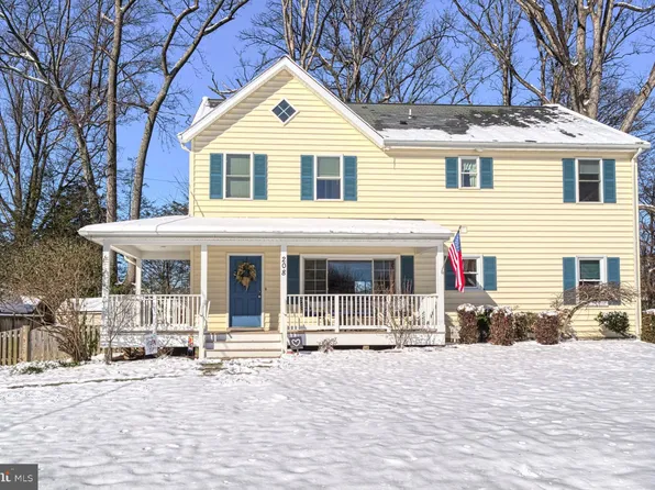 208 Moore Ave SE, Vienna, VA 22180
