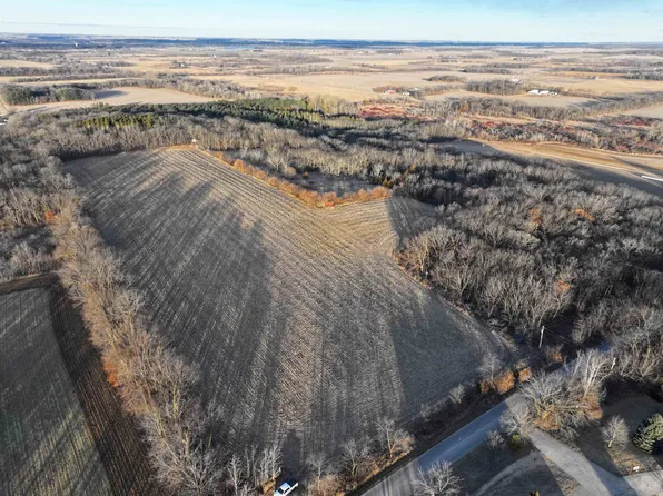 35 M/l Acres S, Orfordville, WI 53576