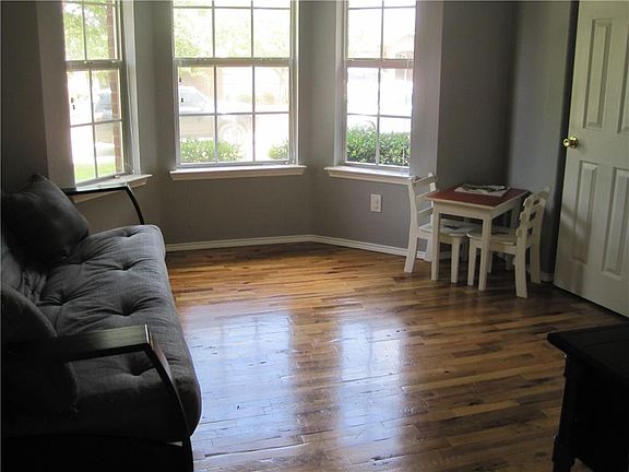 2nd image of 965 Dogwood Ln