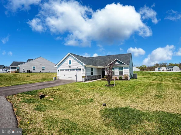 87 Opulent Ct, Hedgesville, WV 25427