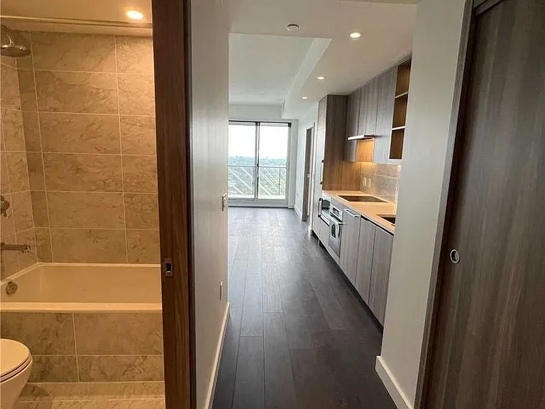 95 McMahon Dr #2605 — Photo 4