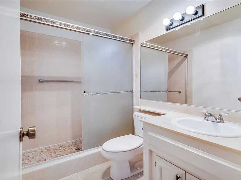18 Stanford Cir — Photo 13