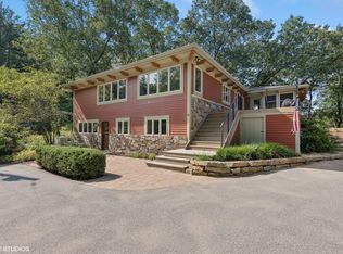 4 Circle Dr, Dune Acres, IN 46304