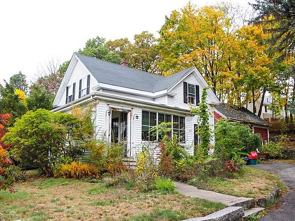 2nd image of 79 Lowell St