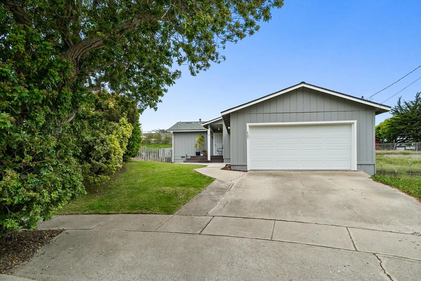 227 Barbara Cir photo 1