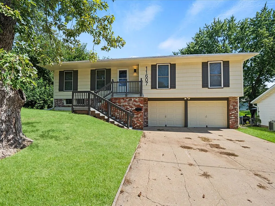 11607 Delmar Dr
