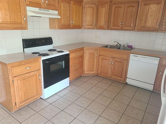 2nd image of 18515 E Cheyenne Dr