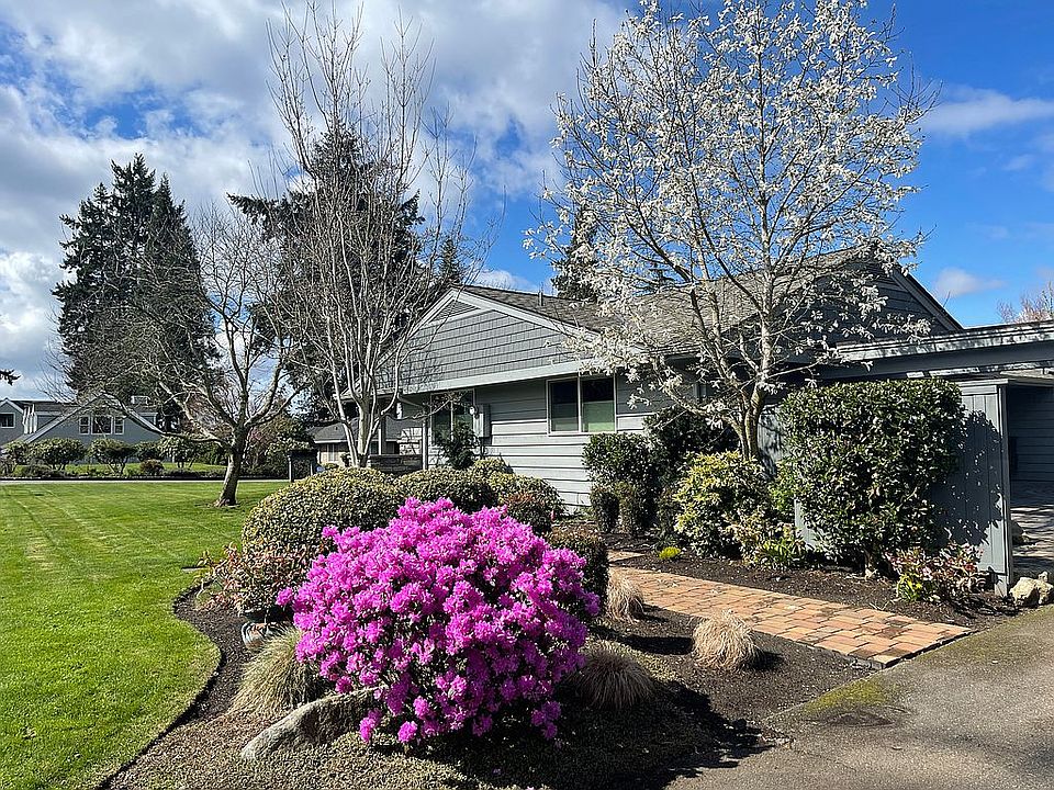 1st image of 902 18th Ave W