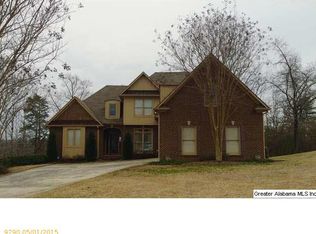 1069 Pinemeadow Dr, Gardendale, AL 35071