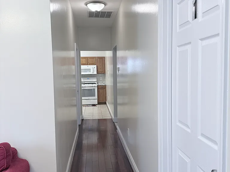 1706 Harman Ave — Photo 6