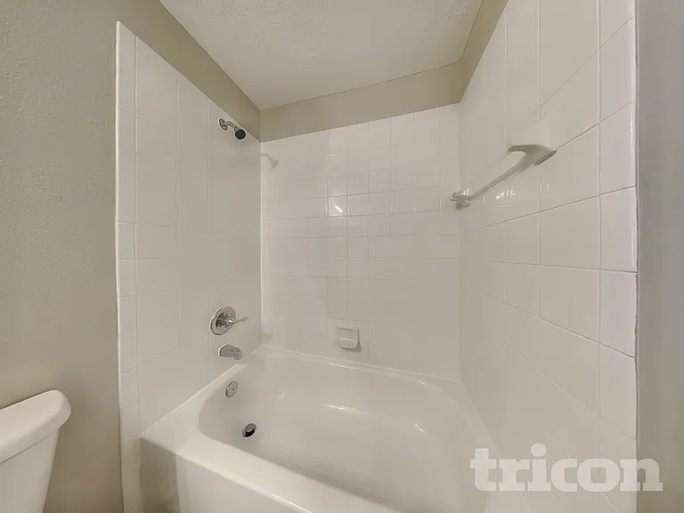 15407 Winter Breeze Ln — Photo 13