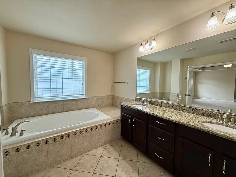 1009 Providence Forest Dr — Photo 26