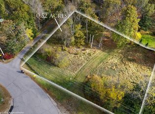 4 Homestead Dr, Brunswick, ME 04011