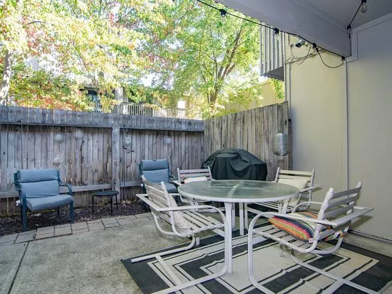 1309 Maple Leaf Ct — Photo 41