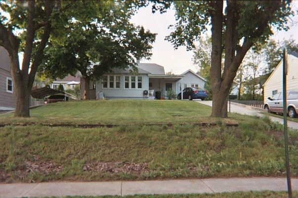 1st image of 1043 Hollywood St NE