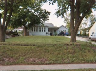 1043 Hollywood St NE, Grand Rapids, MI 49505