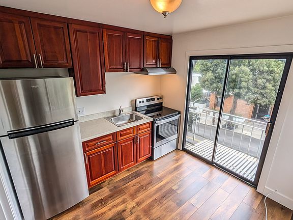 3rd image of 1349 Dolores St