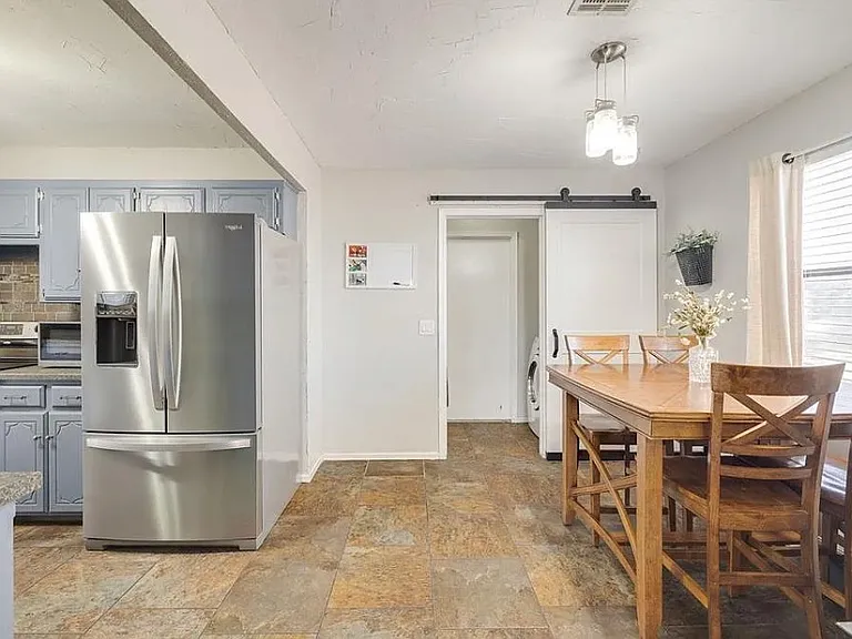 2624 Homestead Dr — Photo 3