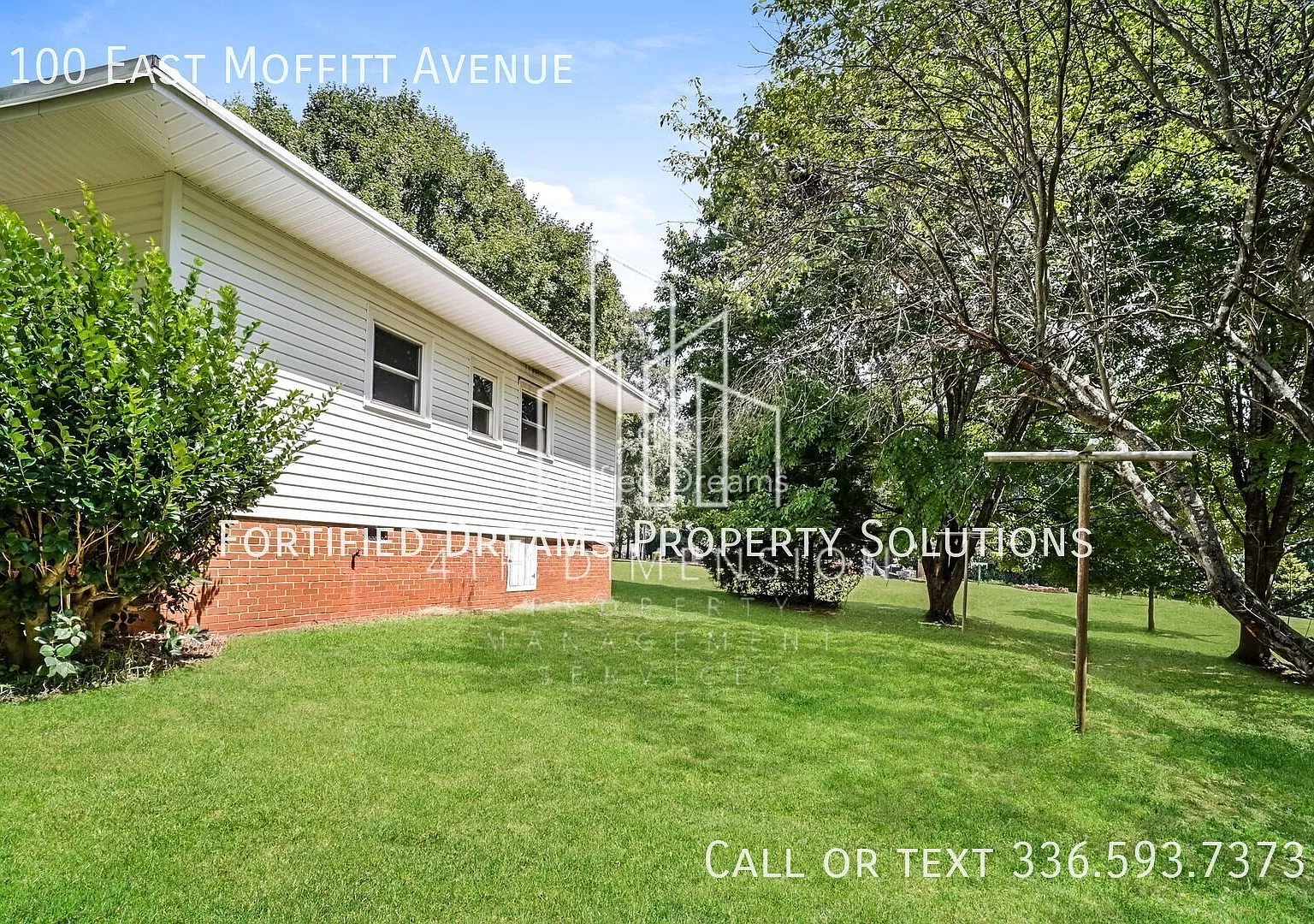 Charming 2-Bedroom Home with Hardwood Floors in Liberty, NC - 100 East Moffitt Avenue — Photo 3