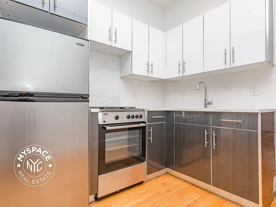 33 Montrose Ave #1L