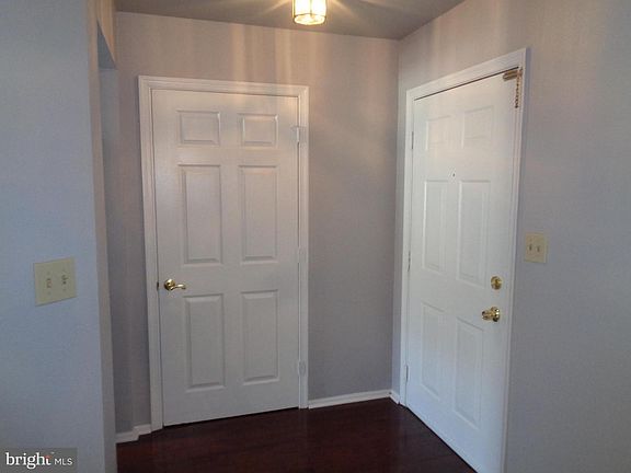4th image of 204 Chaucer Ln #204-D