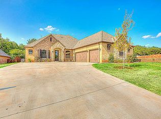 2717 Rustic Rd, Edmond, OK 73034