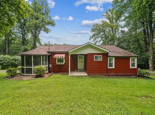 1406 Rolling Acres Rd, Latrobe, PA 15650