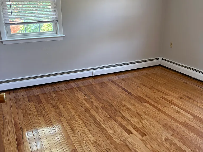 990 N Warren St — Photo 5