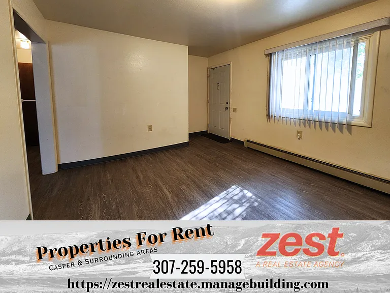 239 E K St — Photo 2