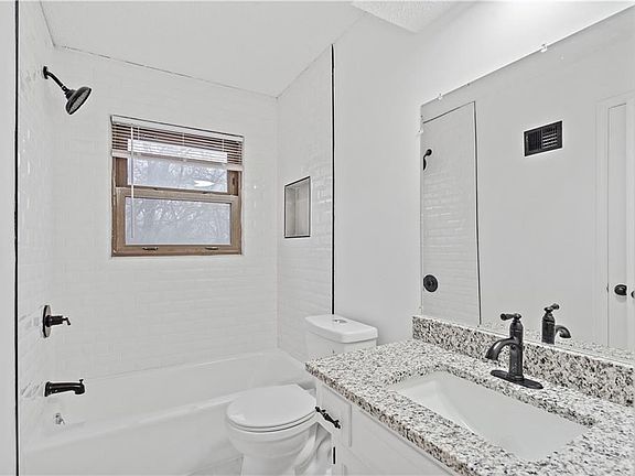 5th image of 11820 Bristol Ave