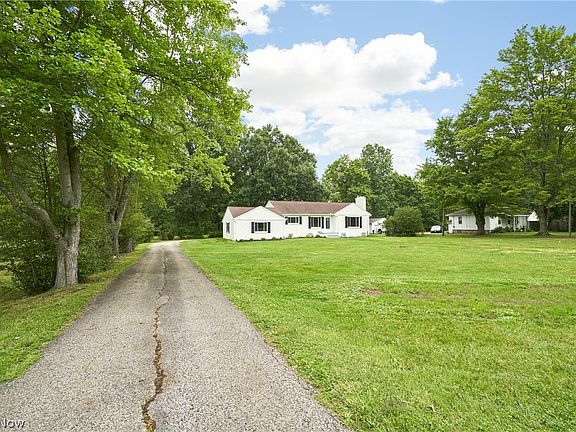 2nd image of 3265 Ridgewood Rd