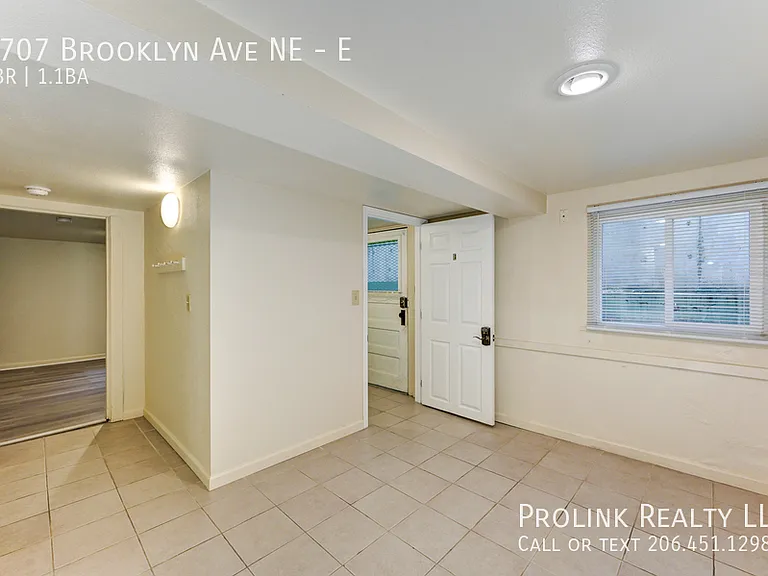4707 Brooklyn Ave NE #E — Photo 3