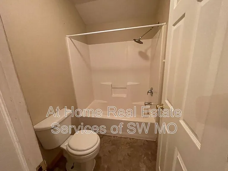 3031 N Fremont Ave — Photo 9