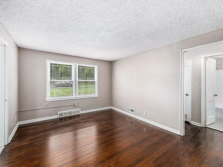 Manor Ridge Apartments — Photo 11