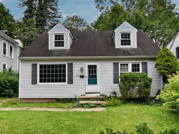 186 Columbus St, Chagrin Falls, OH 44022