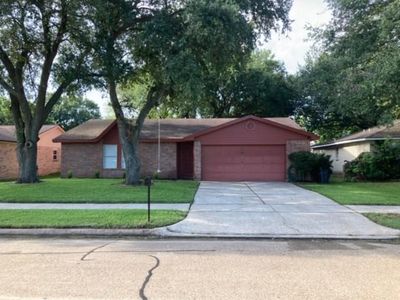 5006 Meadow Place Dr, La Porte, TX, 77571