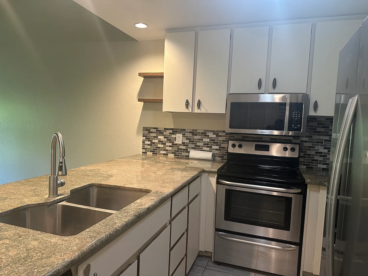 2 bed, 1500 sqft, $3,000 — Photo 2