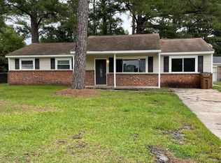 101 Ivey Ct, Jacksonville, NC 28540