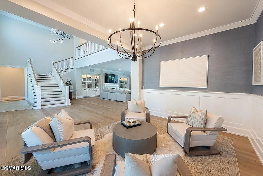 4 bed, 4.5 bath, 5217 sqft, $31,000 — Photo 3