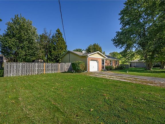 4th image of 916 W Highland Dr #0