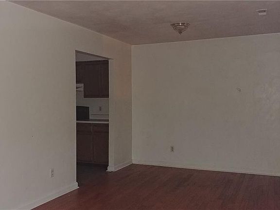 4th image of 4617 Brookwood Ct APT A