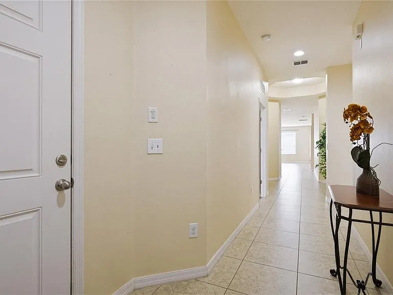 2211 Barracuda Ct — Photo 3