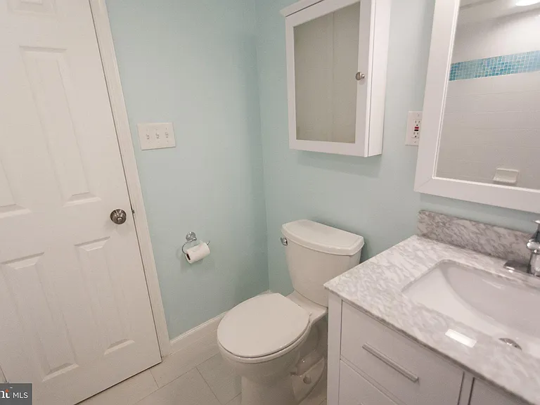 1419 N Longfellow St — Photo 47