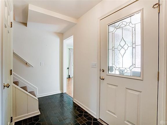 5th image of 6907 Saint Laurent Cir