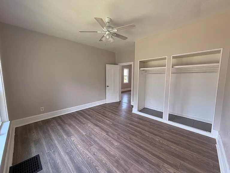 317 Eldred Ave — Photo 9