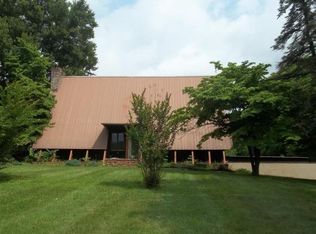 213 Main St E, Mount Carmel, TN 37645