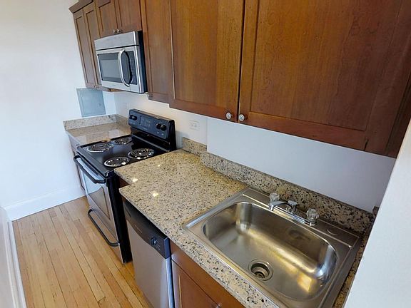 5th image of 400 W Fullerton Pkwy #2BR